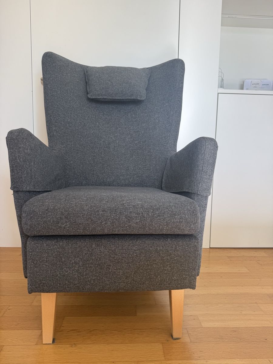 Ikea Poltrone: Wing Chair - Dark Grey – Usato da Baar venduto da sunnysunday