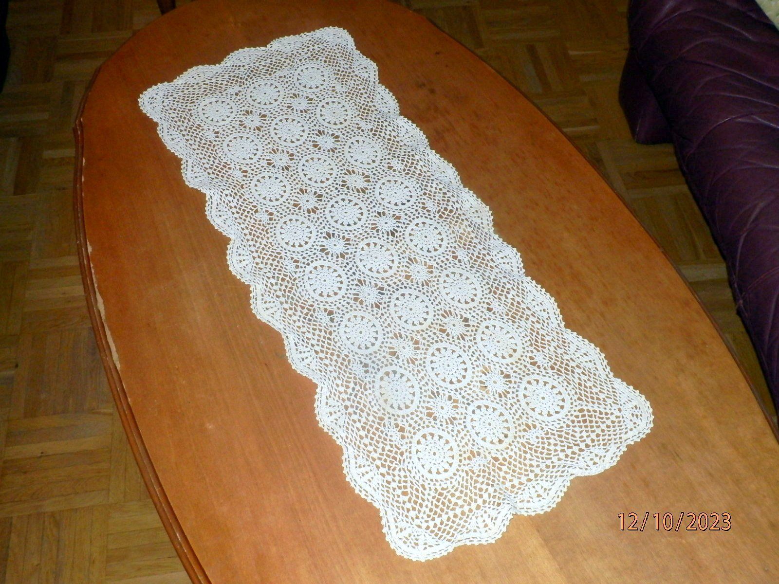 Sonstige Tischwäsche: Tischläufer,  hellbeige, handgehäkelt, 75 x 30cm, gebraucht – Gebraucht aus Ueberstorf von dinbau 2