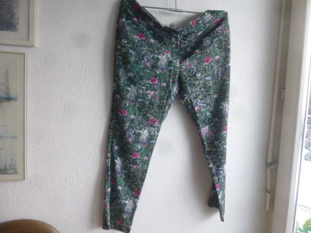 Hosen: Hose bunte Blumen H&M Gr, L NEU – Neu (gemäss Beschreibung) aus Hinwil von Glasperlen 2