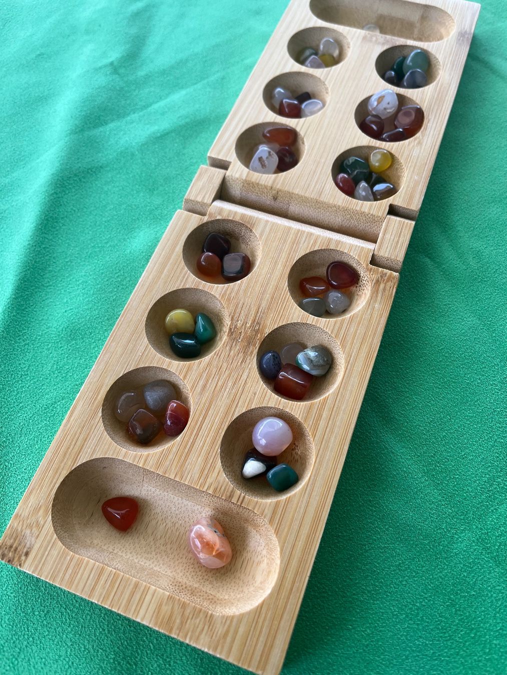 Giochi: Brettspiel Kalaha oder Serata, klappbar. m. Halbedelsteinen – Nuovo e nell'imballaggio originale da Neuenkirch venduto da zwimpferspiel