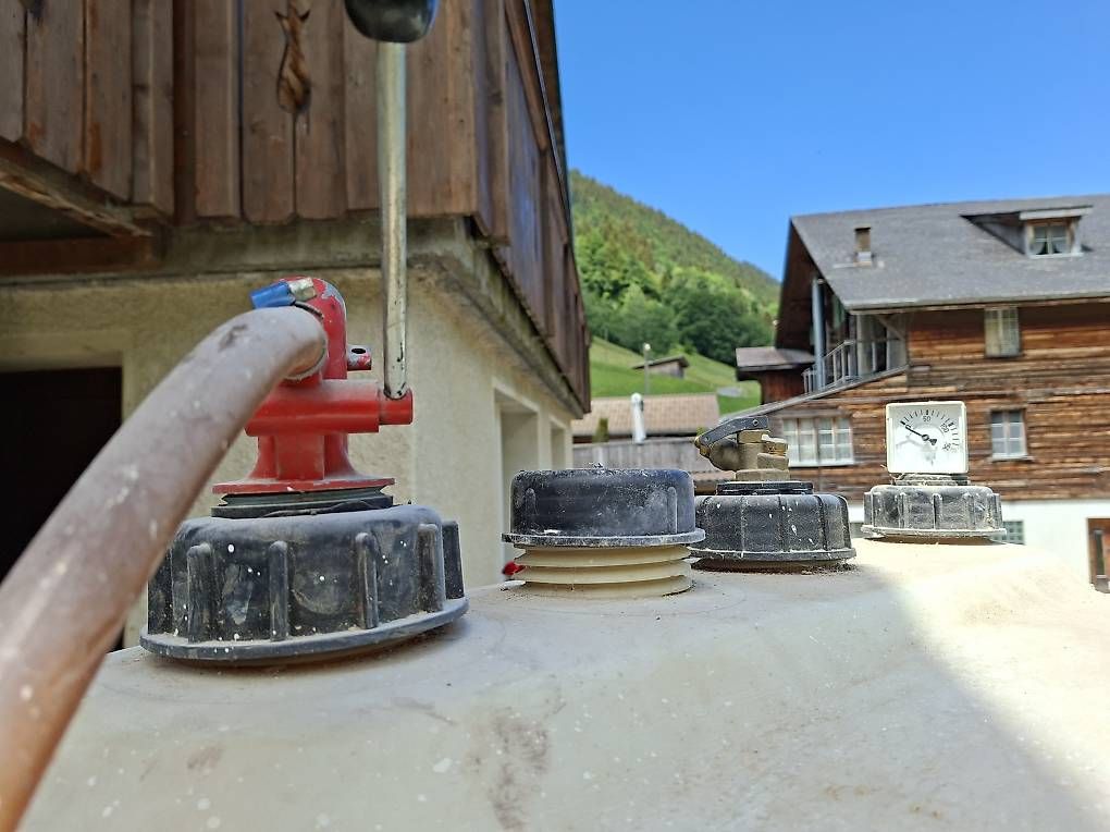 Riscaldamento: Heizöltank Dieseltank mit Handpumpe – Usato da Saxeten venduto da bhmotorsport