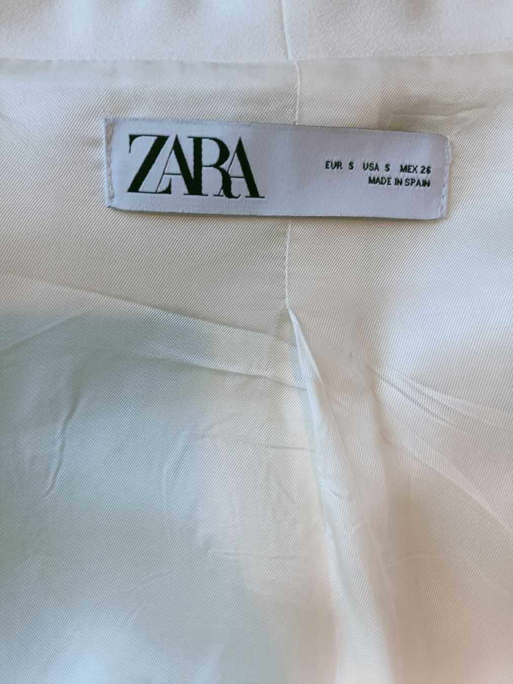Zara Giacche: Weisser Blazer von Zara, Grösse S – Usato da Boswil venduto da mue_6psc 3
