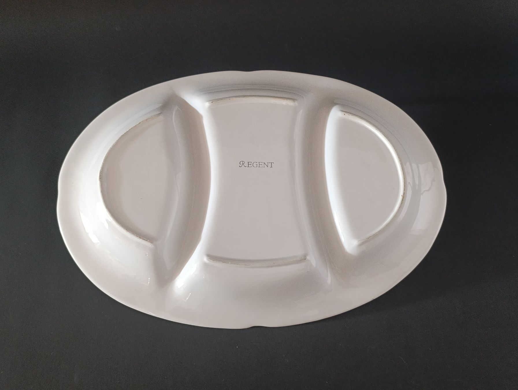 Piatti di portata: REGENT Plat de service à 3 sections – Usato da Thielle venduto da Plusvalue_Neuchatel 1