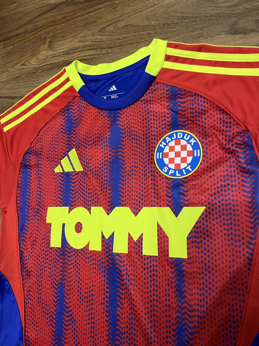 Adidas Canottiere & Pantaloni: Hajduk Split Trikot 25/26 away – Usato da Sursee venduto da dok_bz9b 1