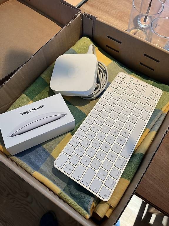 Tastiere: Magic Mouse / Keyboard / Airport  – Usato da Sion venduto da Hphn