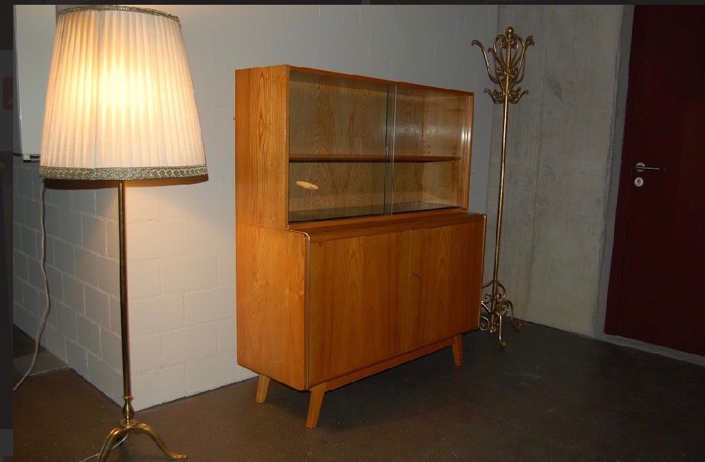 Cassettiere: Vintage Mid-Century Highboard / Kommode / Vitrine – Usato da Zürich venduto da ama_2gwz 1