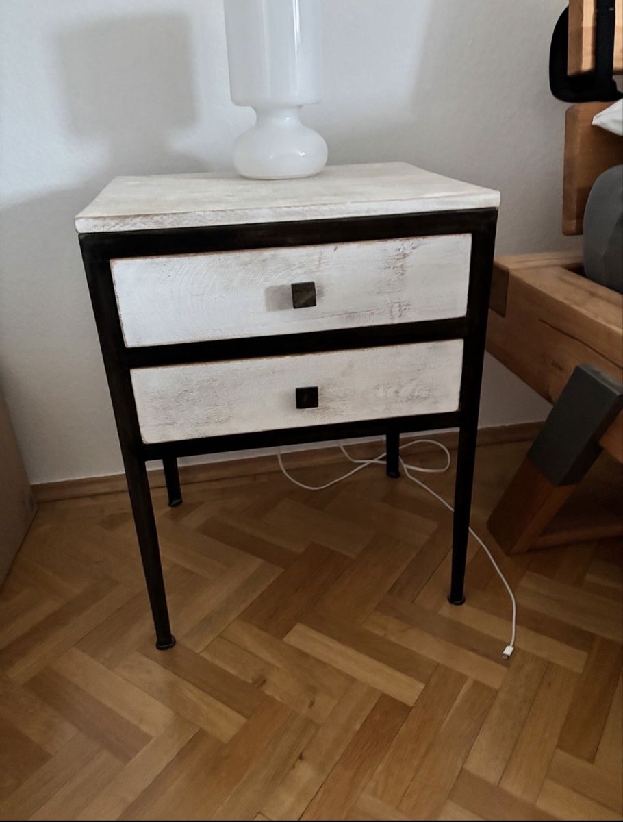 Tables de nuit: Nachttisch Holz/ Metall mit  – D'occasion à Zürich par val_5xpm 3