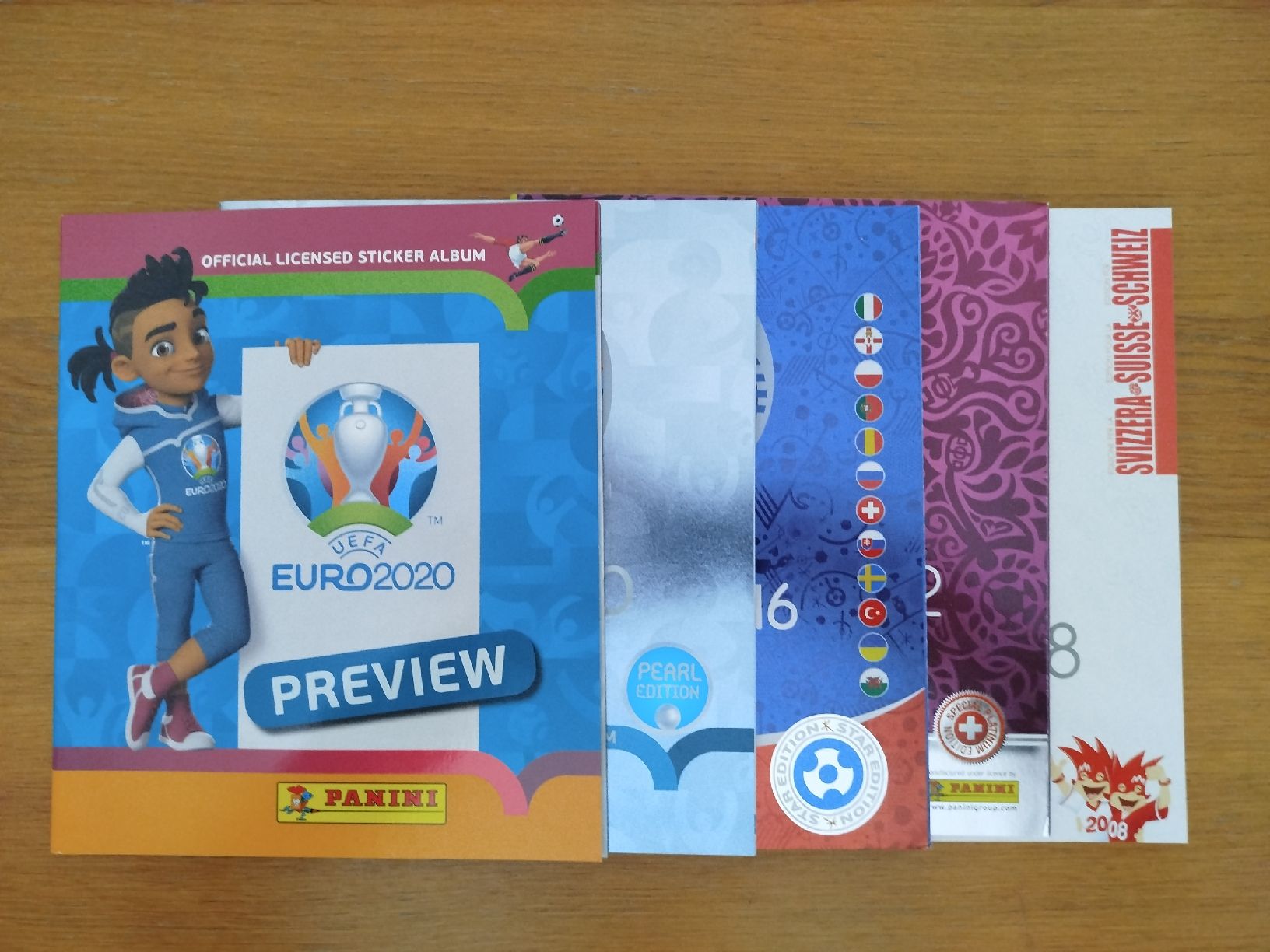 Panini Cartes à collectionner: Panini EM Leeralbums der Schweizer Versionen – Neuf (Voir description) à Wettingen par mirna04
