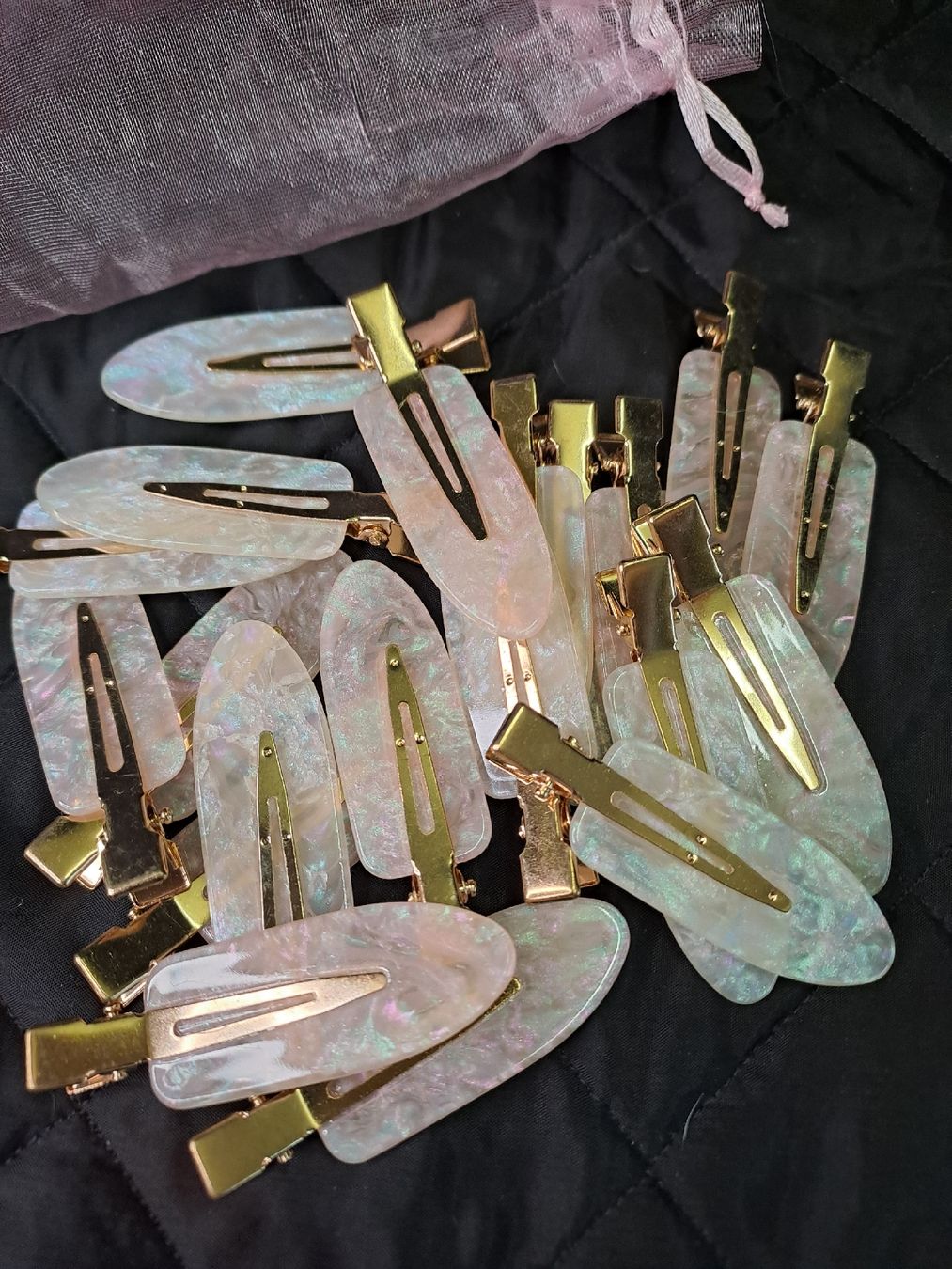 Haarschmuck: 20 Haarklammern Perlmutfarbe – Neu (gemäss Beschreibung) aus Uznach von Walaylatiere