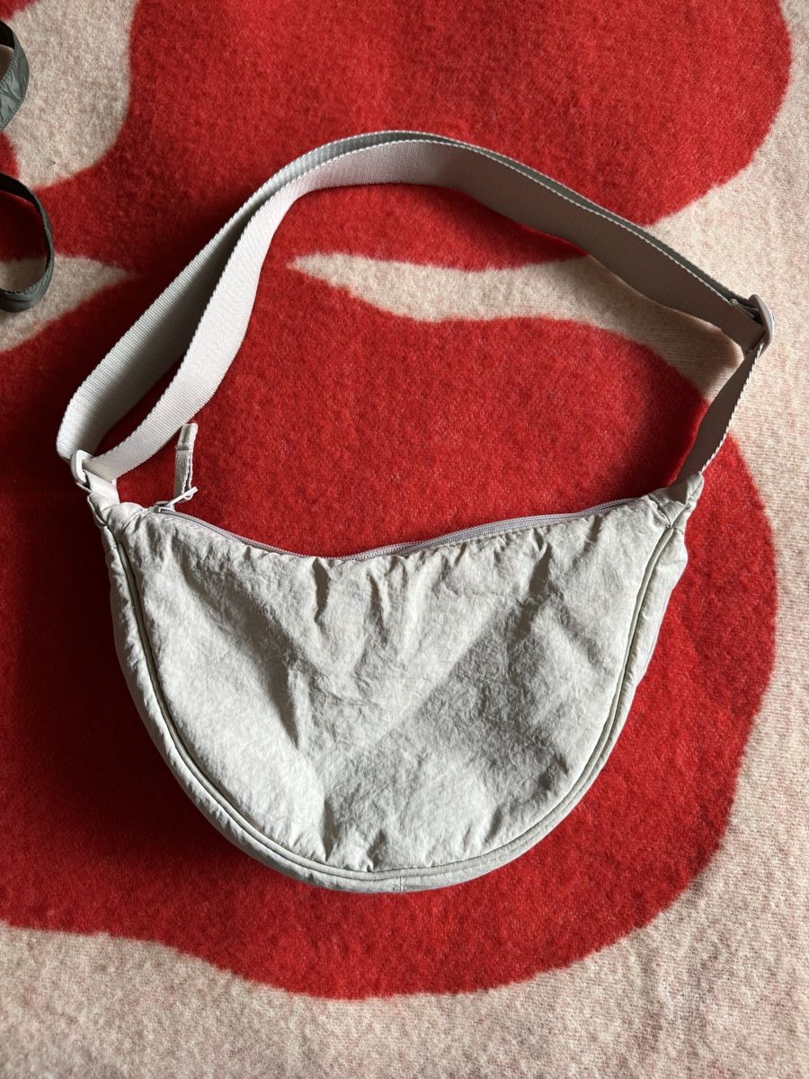 Uniqlo Borse: Uniqlo Round mini Shoulder bag  – Usato da Basel venduto da wik_9tlk
