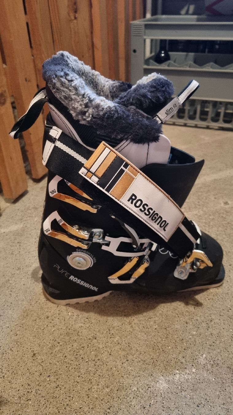 Rossignol Chaussures femmes: Chaussures de ski – D'occasion à Bulle par Niko1630 1