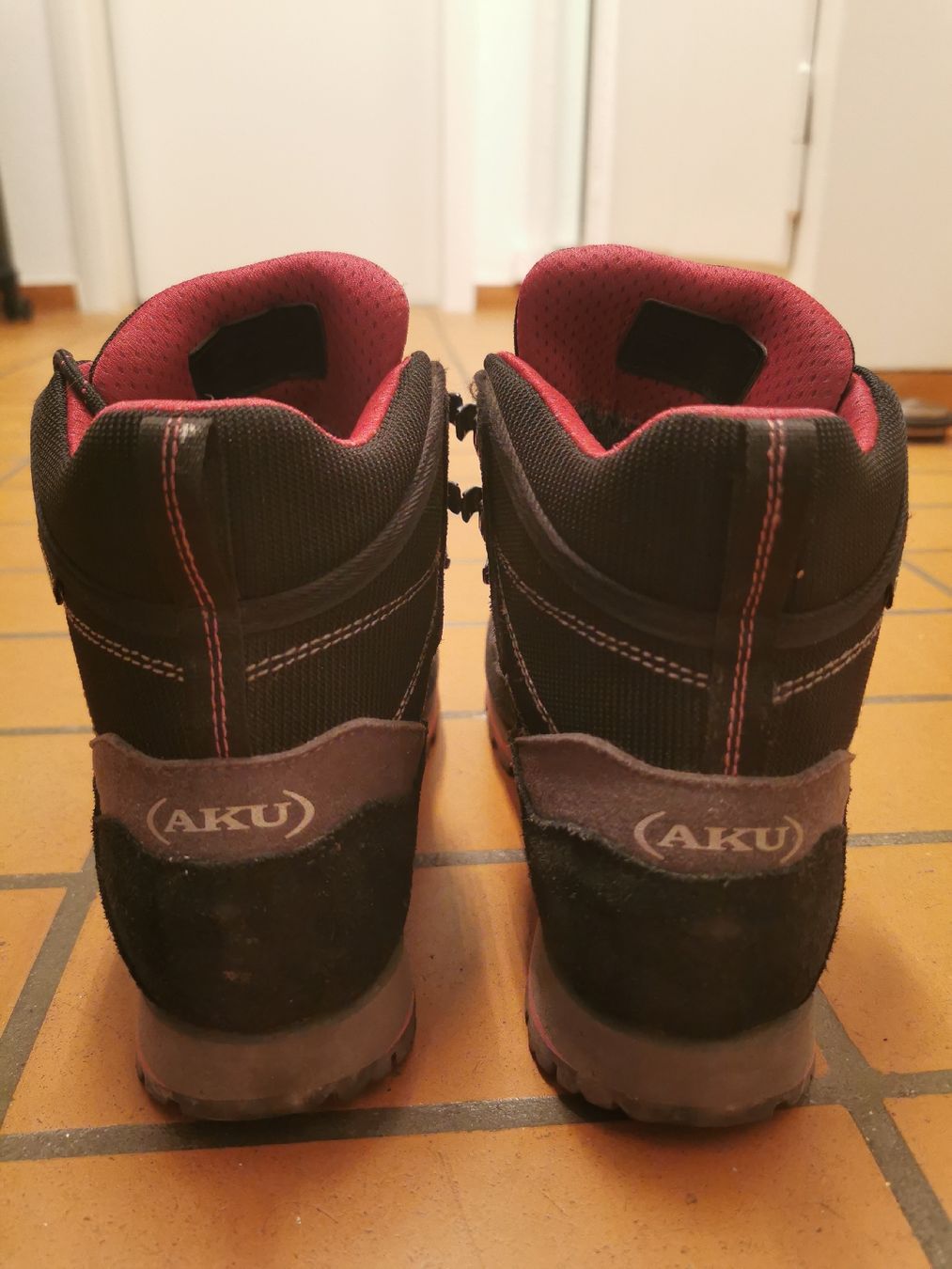 Aku Scarpe da donna: Wanderschuhe Damen Gr. 39.5 von AKU – Usato da Zollikerberg venduto da nicolehuesl 1