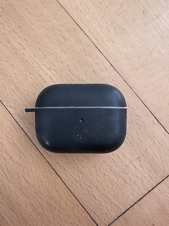 Caricabatterie: AirPods Pro 2nd Gen Ladecase – Usato da Zürich venduto da Clara.Trixi 1