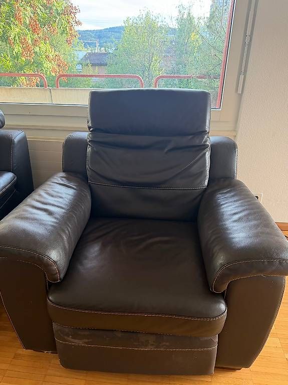 Poltrone: BRAUN LEDERSESSEL MIT ELEKTRISCHER RELAXFUNCTION – Usato da Dübendorf venduto da ame_m57w
