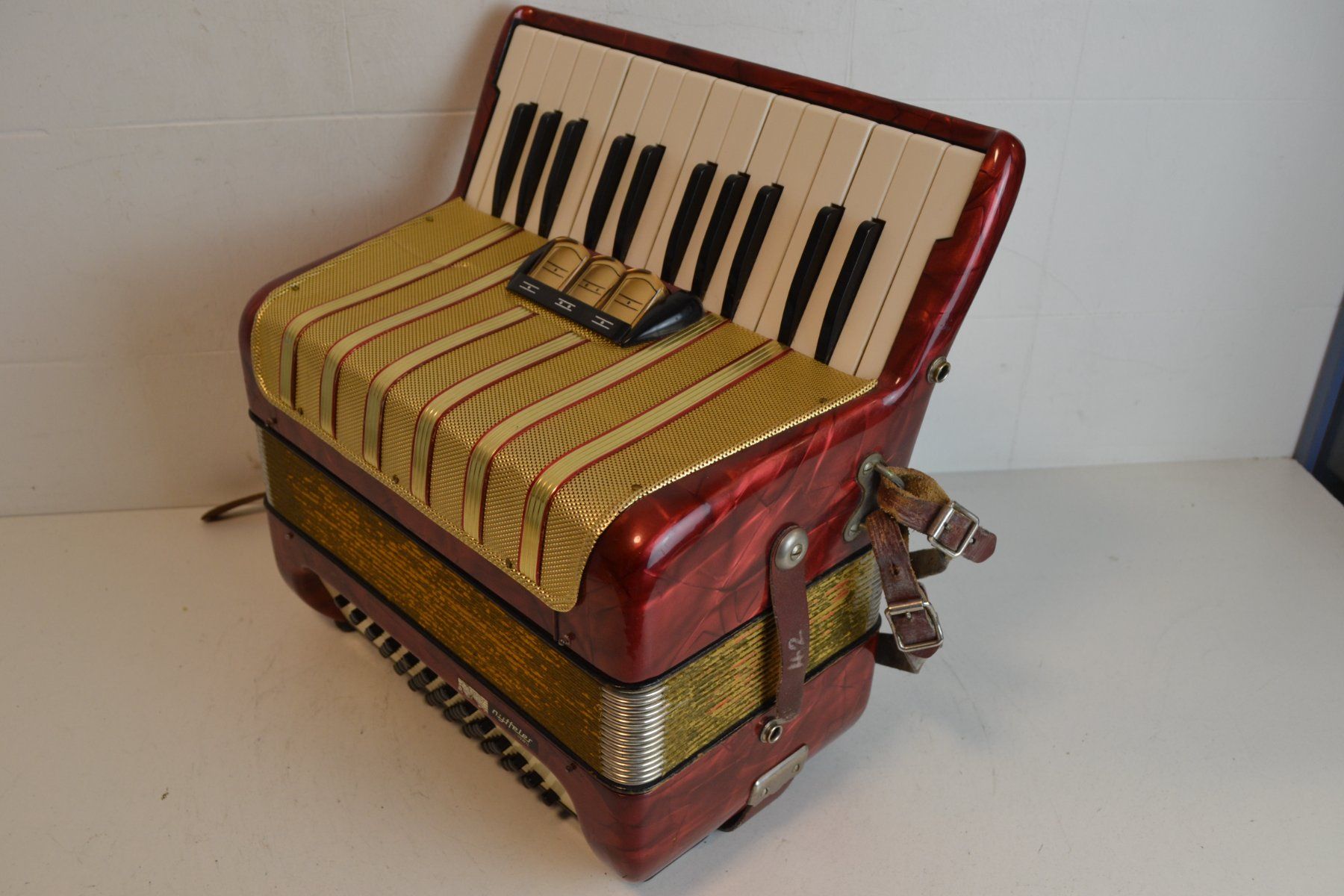 Hohner Strumenti musicali: Akkordeon chromatisch Hohner Concerto I – Usato da Zürich venduto da Brockito 2