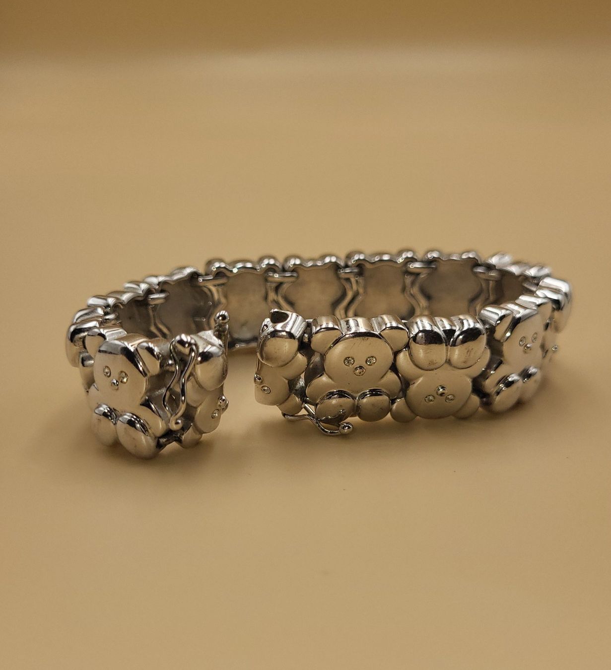 Armbänder & -reifen: Elegante Armband mit Bärenmotiven – Gebraucht aus Wald ZH von SwissPawnshop 2