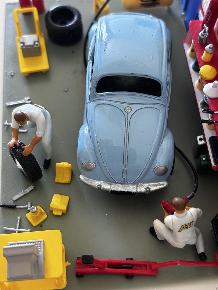Volkswagen Modellini d'auto: Maquette avec VW Marklin  – Difettoso da Lausanne venduto da pabernard 2