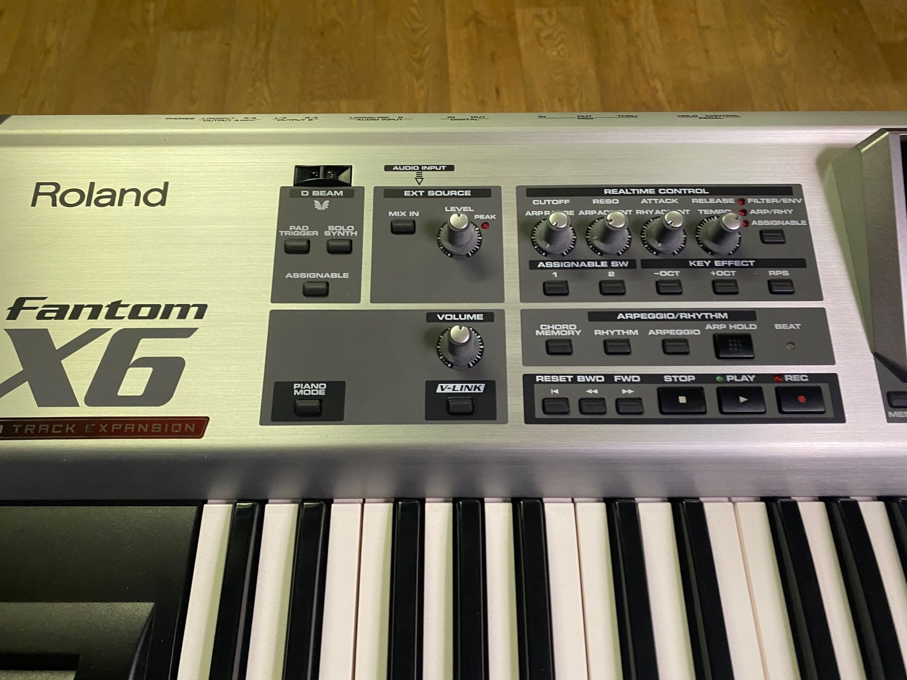 Roland Strumenti musicali: Roland Fantom X6 – Usato da Schönenwerd venduto da Bryna2002 1