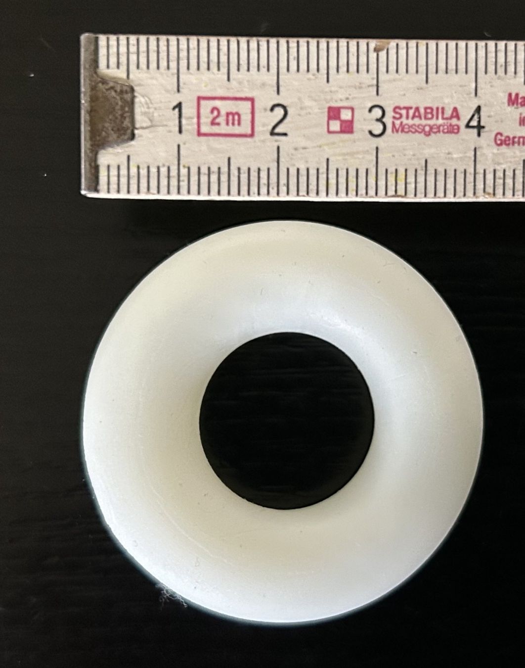 Anelli: Ring weiss, Kunststoff, sehr elastisch – Nuovo e nell'imballaggio originale da Oftringen venduto da Perfektclothes 1