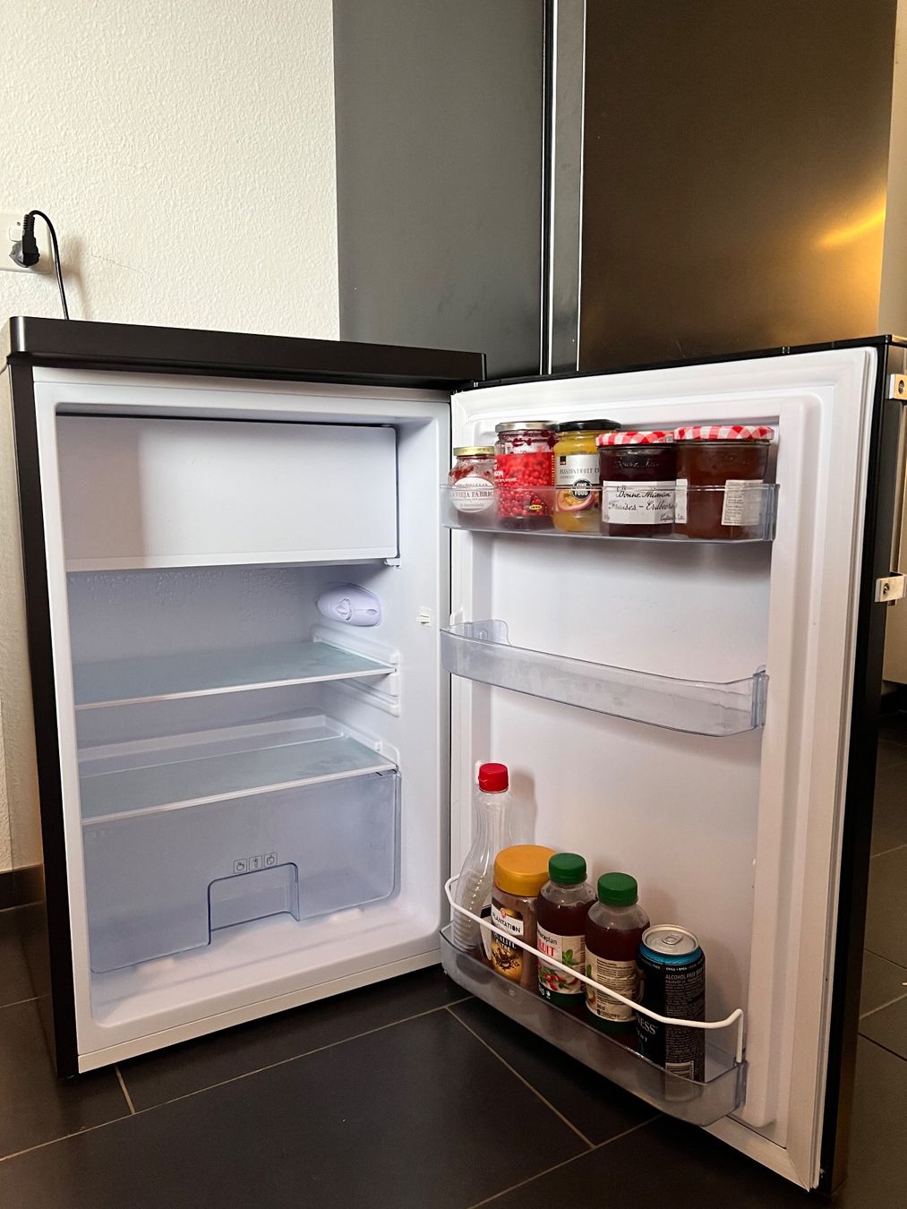 Kühlschrank: Mini Kühlschrank – Gebraucht aus Basel von mas_7m5n 1