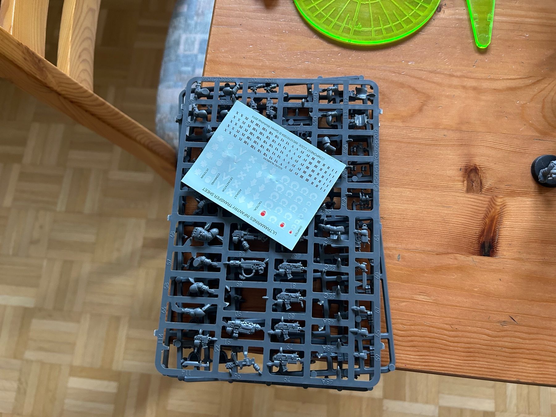 Kit di modellismo & Modellini statici: Warhammer 40k Sammlung, inklusive Transportbox – Usato da Basel venduto da max_dxb7 7