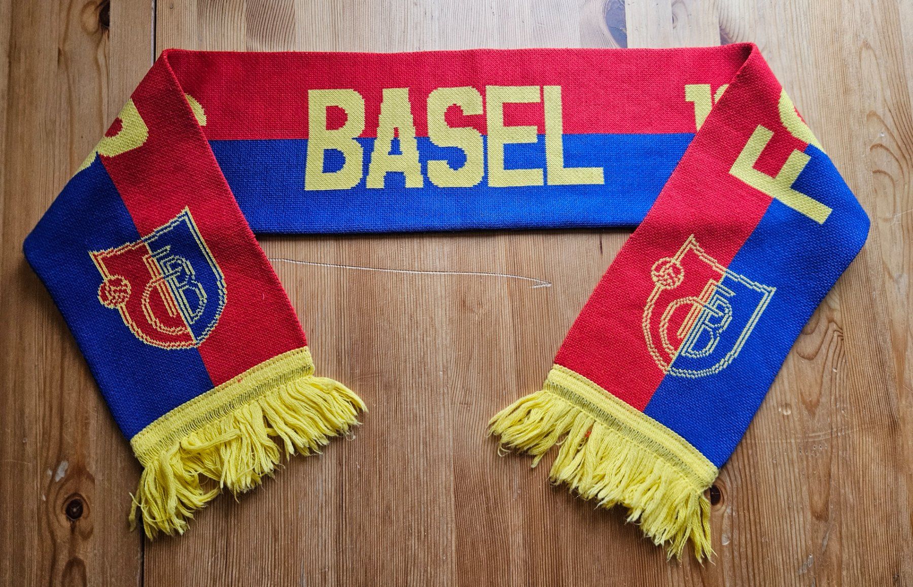Foulards, Tücher & Schals: FC Basel Schal FCB Fan 1893 – Gebraucht aus Hägglingen von United-Village-Trade