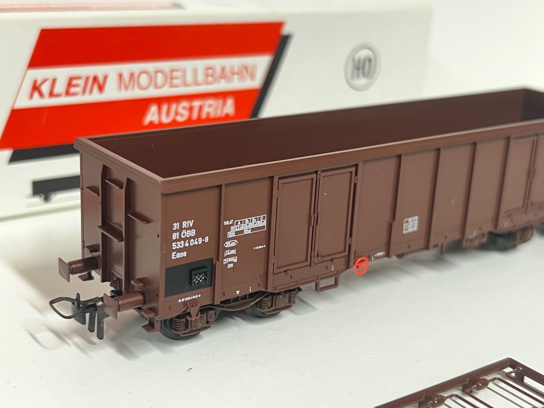 Kleinbahn Modellini di ferrovie: Klein Modellbahn H0 4-achs. ÖBB Eaos Ep.V – Nuovo e nell'imballaggio originale da Geroldswil venduto da TopTrain54 1