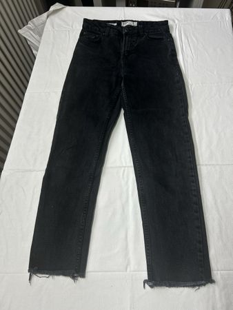 Damen Jeans Bershka schwarz Grösse 34 Used Look