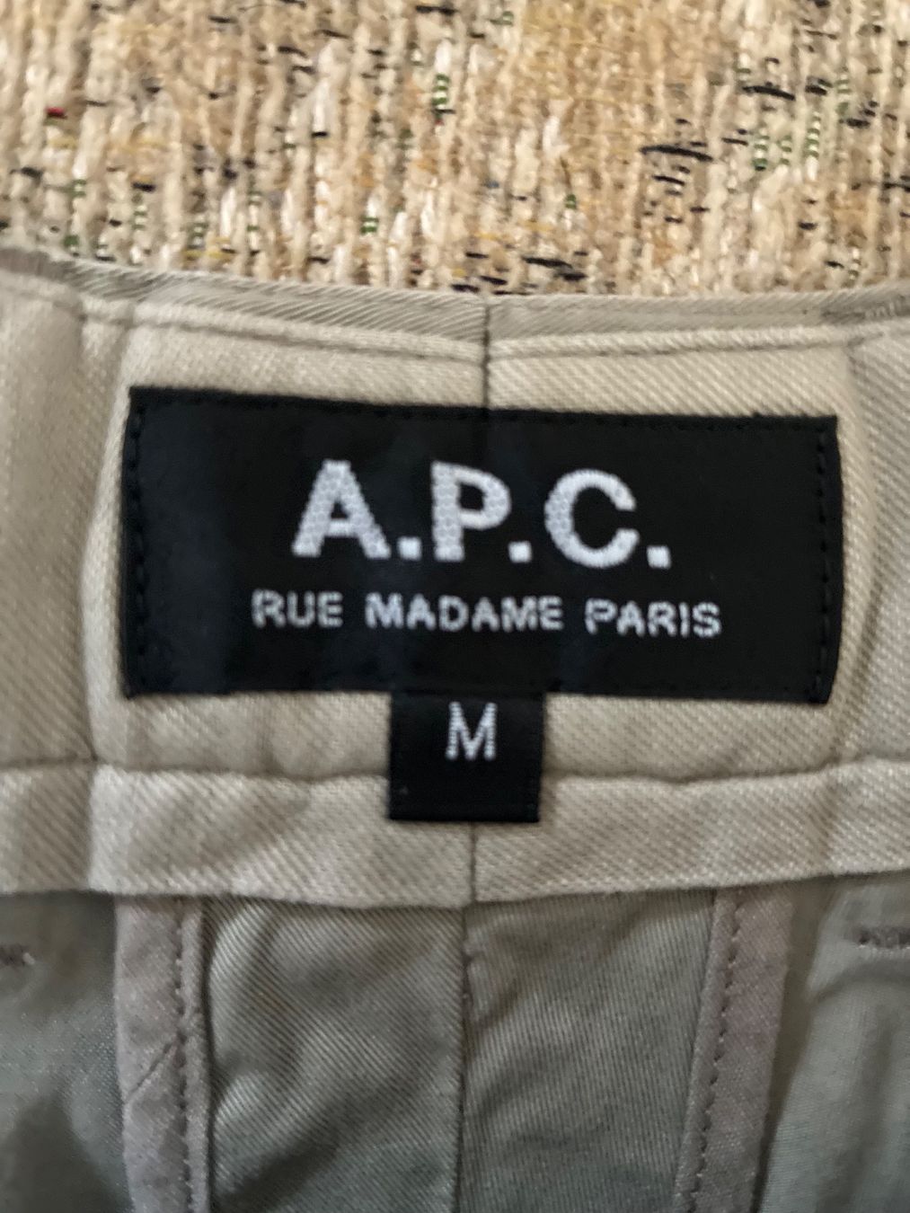 Apc Pantaloni: Apc short Gr. M – Usato da Fribourg venduto da waves55
