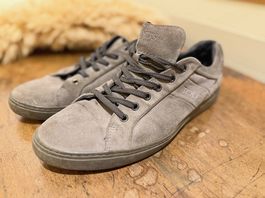 Tod's Sneaker aus grauem Wildleder 43-44