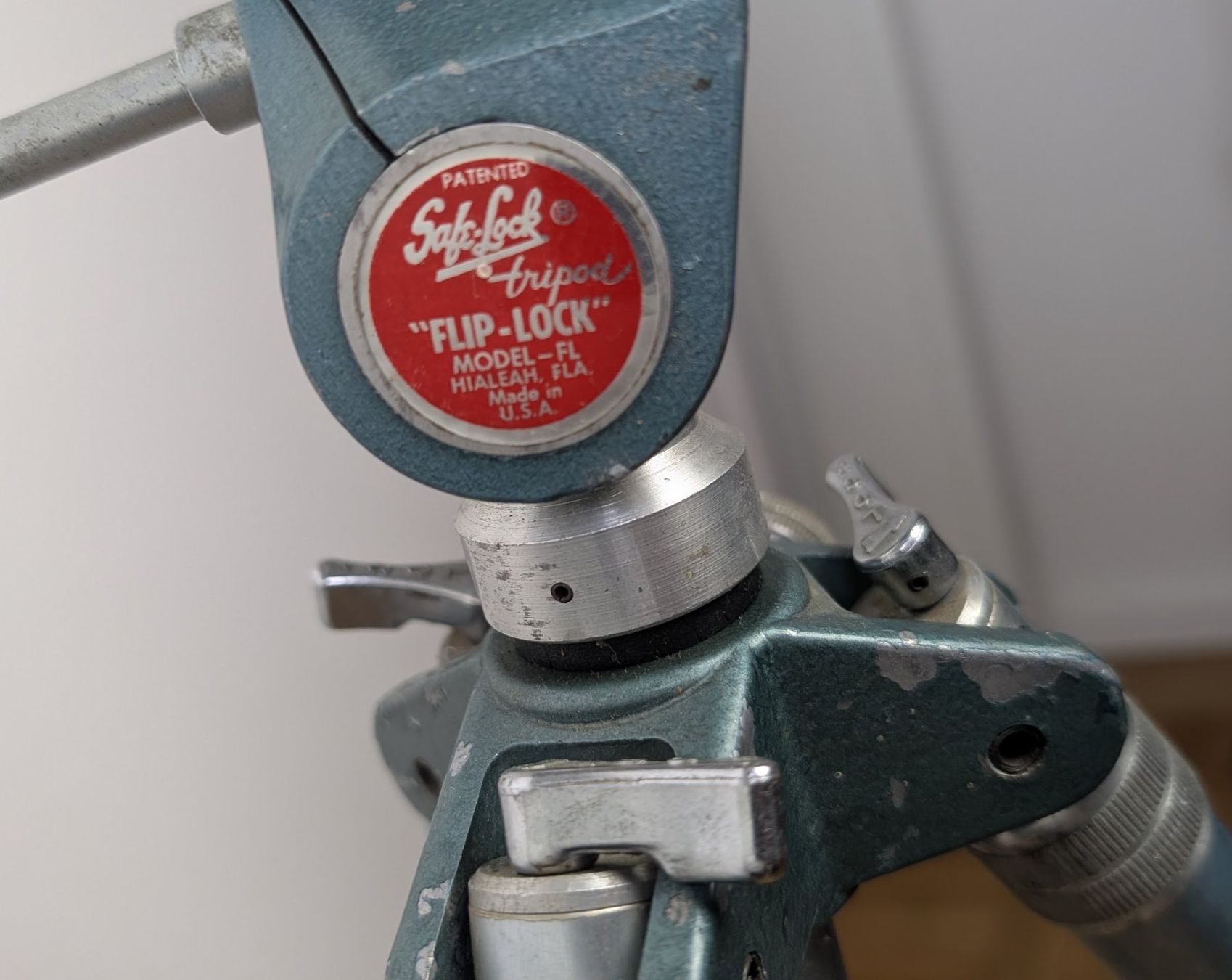 Treppiedi & Teste: Vintage Safe-Lock Stativ "Flip-Lock" FL - Hialeah, USA – Usato da Zürich venduto da 1.Simon 3
