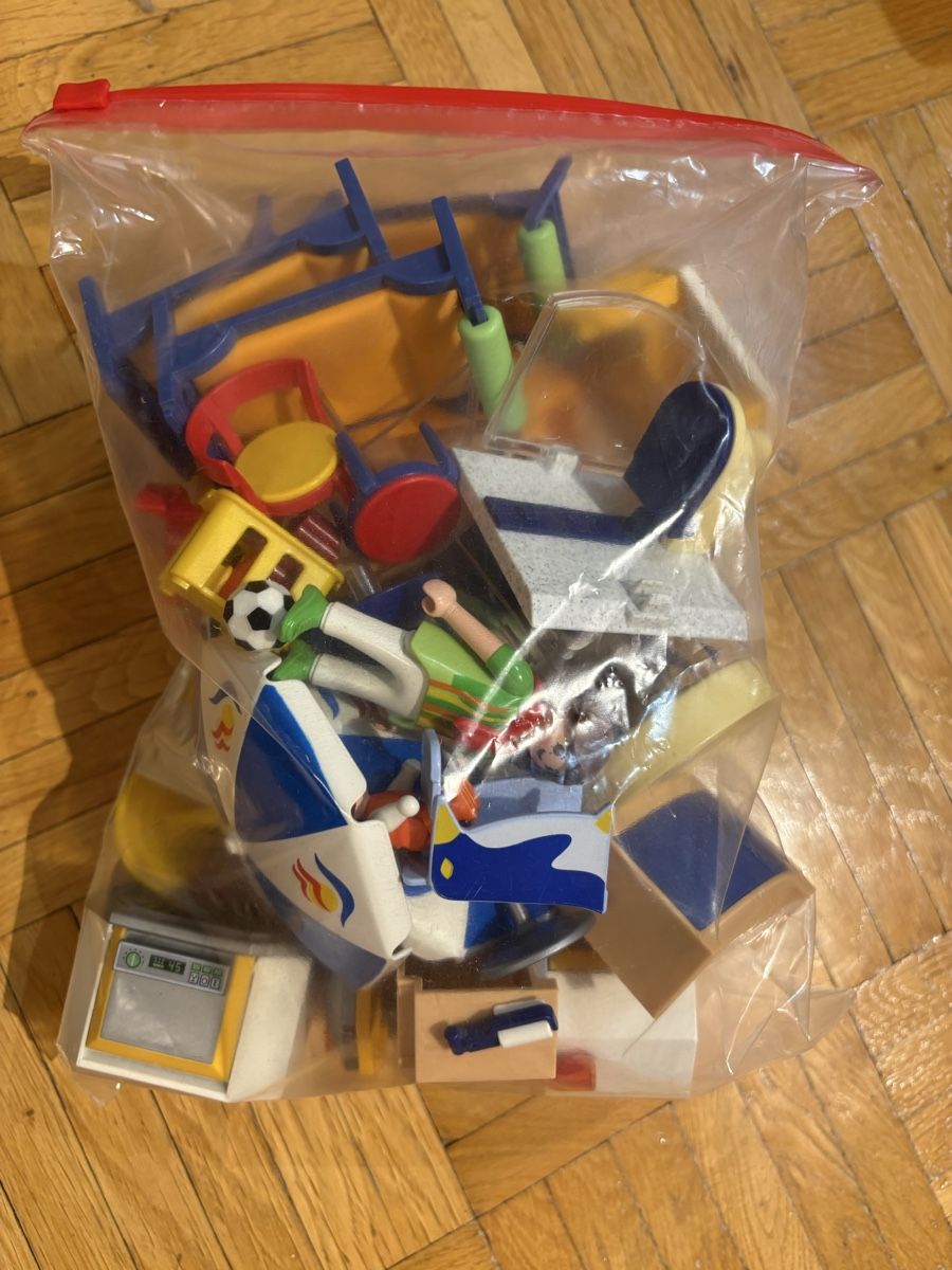 Playmobil Casette per bambini: Playmobil Einfamilienhaus mit 2 Etage  – Usato da Einsiedeln venduto da 12Carina01 3