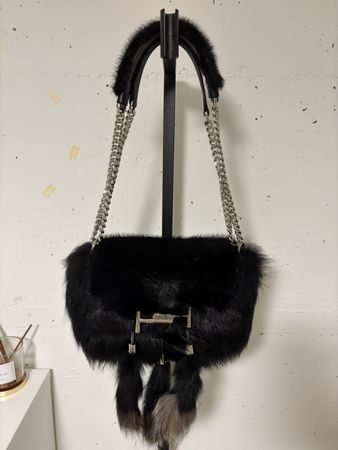 Tod's Shoulder Bag Black Leather and Real Fur Details