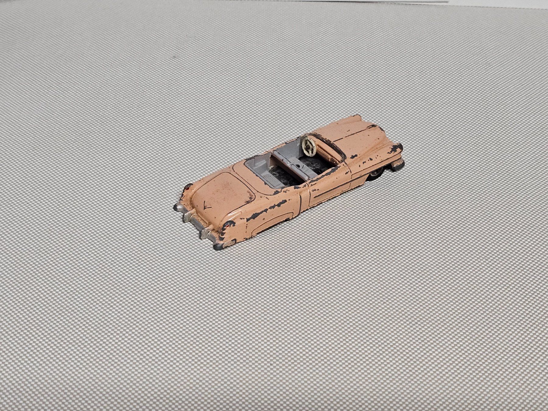 Cadillac Voitures modèles: Dinky Cadillac Eldorado – D'occasion à Starrkirch-Wil par easygo13 1