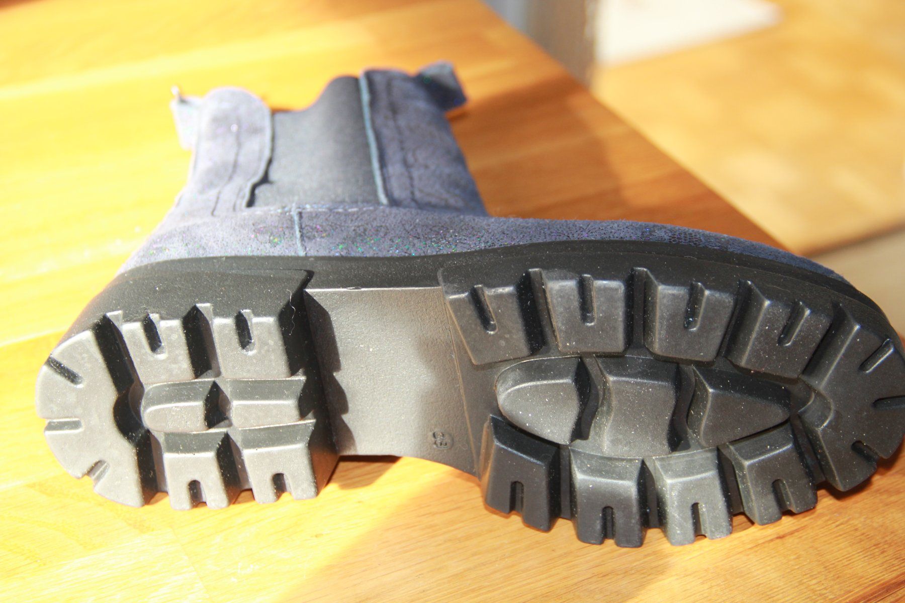 Chaussures femmes: Bottine bleu nuit pailletée – D'occasion à satigny par cara68 2