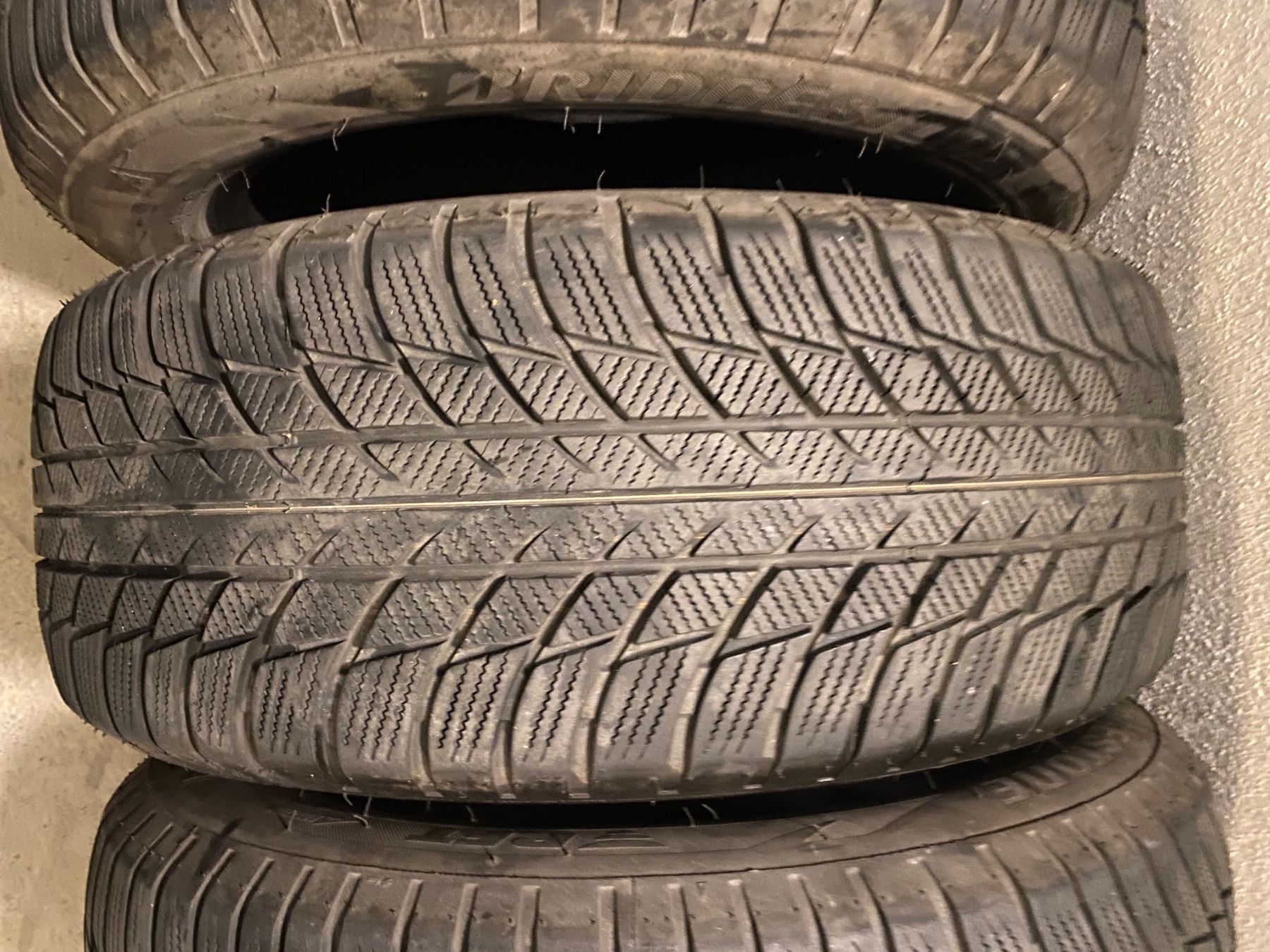Sonstiges Schreiben & Zeichnen: Pneus d'hiver Bridgestone 225/55/R17 RUNFLAT - 4 pièces – Gebraucht aus Satigny von Save67 1