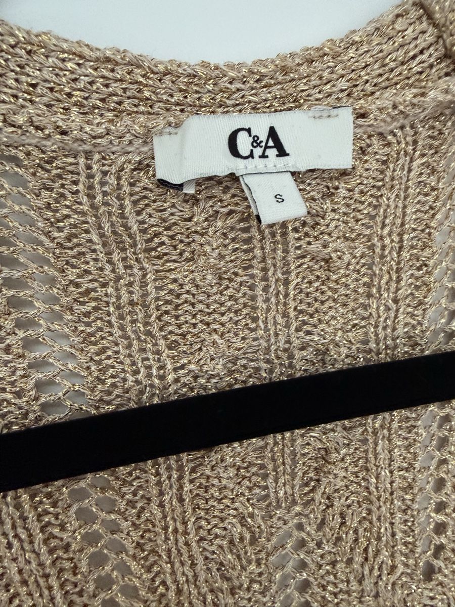 C&A Giacche: C&A Strickjacke, beige mit Goldfaden, Grösse S  – Usato da Hergiswil NW venduto da Labello01 2