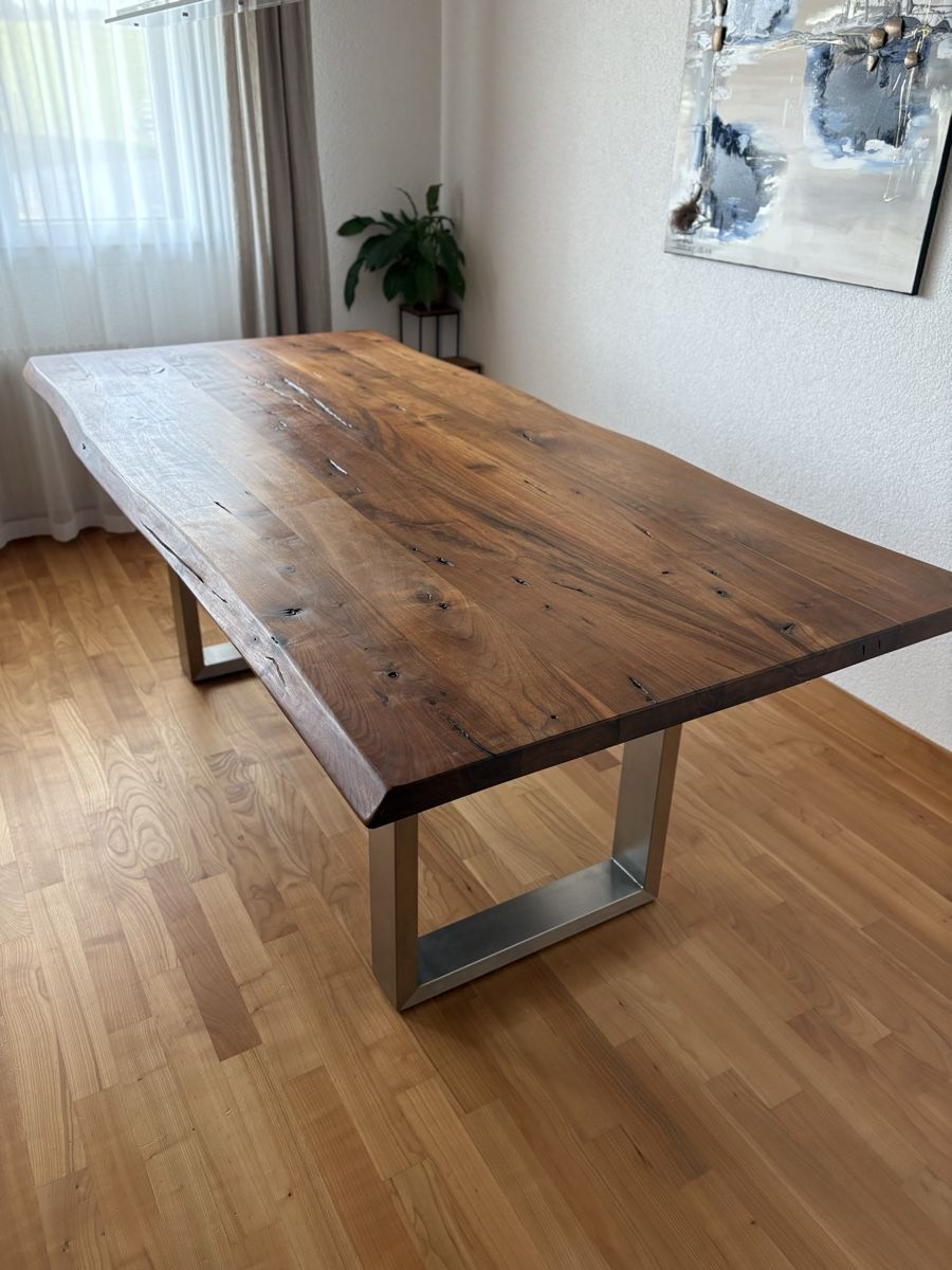 Tische: Nussbaum Esstisch Massiv hochwertig! – Gebraucht aus Lenggenwil von Coco1 1