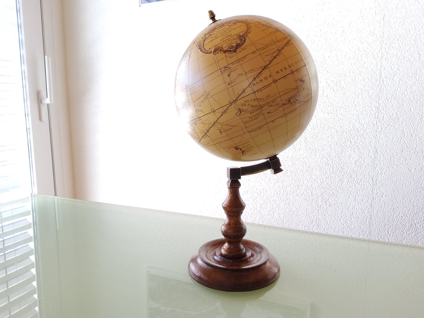 Sonstige Dekorationen & Accessoires: Petit globe terrestre décoratif ancien  – Gebraucht aus Malleray von Broc-Mo 1