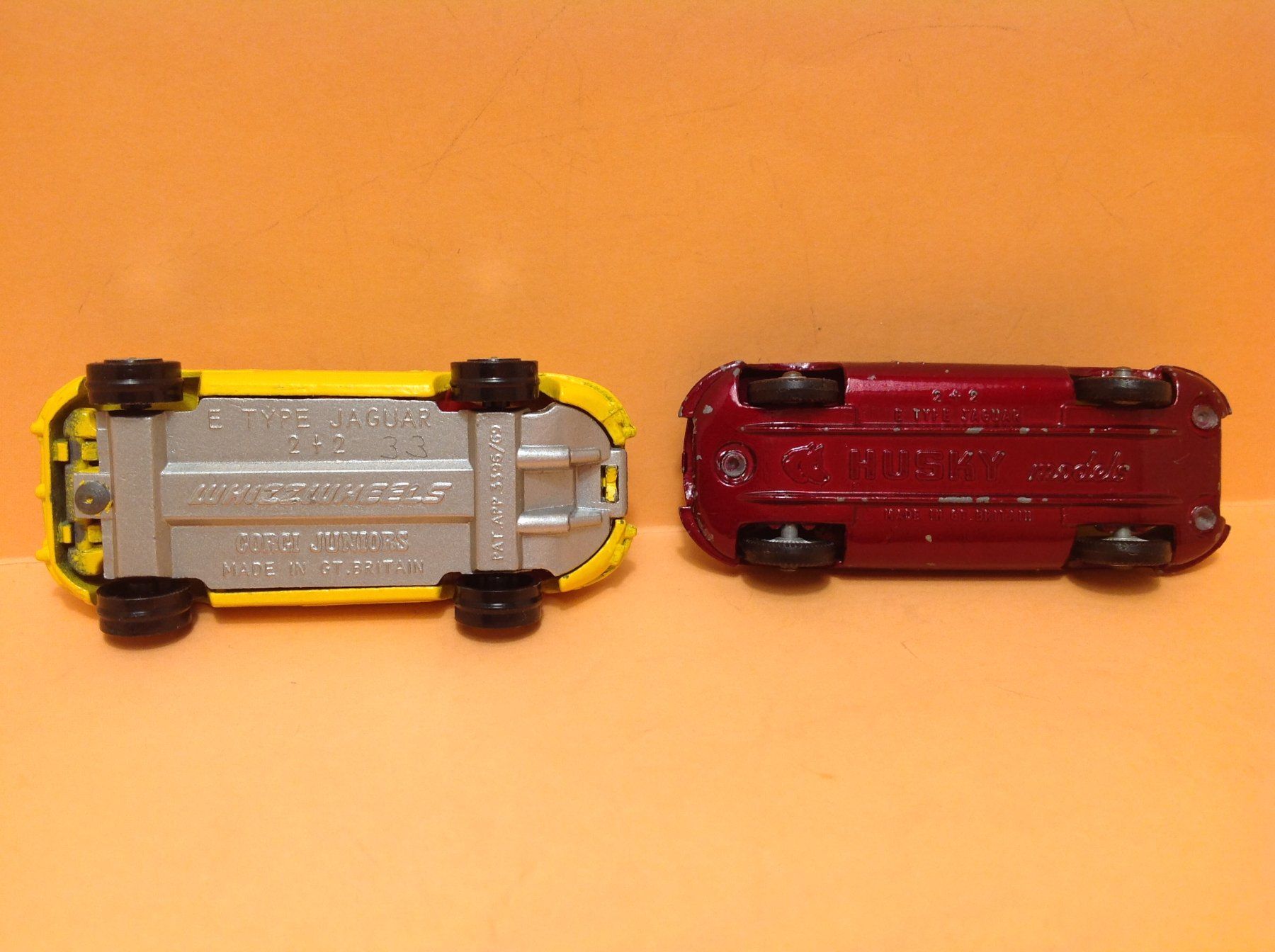 Jouets: 2 verschiedene Jaguar E-Type 2+2 – D'occasion à Seuzach par Jage 6
