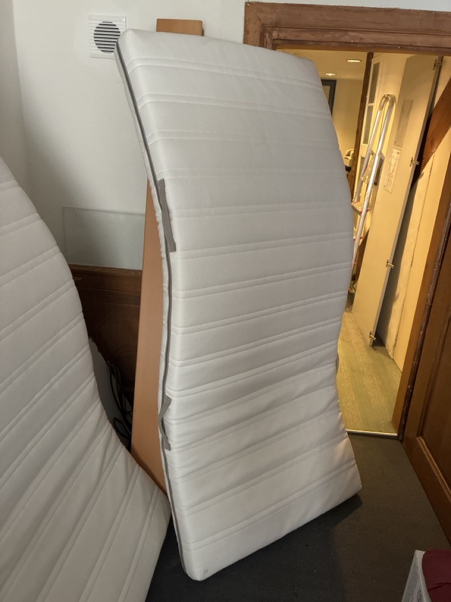 Betten: Bett massiv Buche 100 x 200cm – Gebraucht aus Basel von Pschmi 4