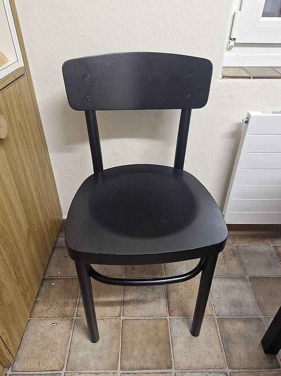 Set di tavolo e panche: Tisch, Küchentisch mit 4 Stühlen – Usato da Wädenswil venduto da Canubis 3