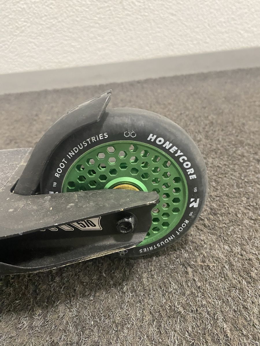 Scooter: High-End Custom Stunt Scooter – Usato da Einsiedeln venduto da ftal9791 4