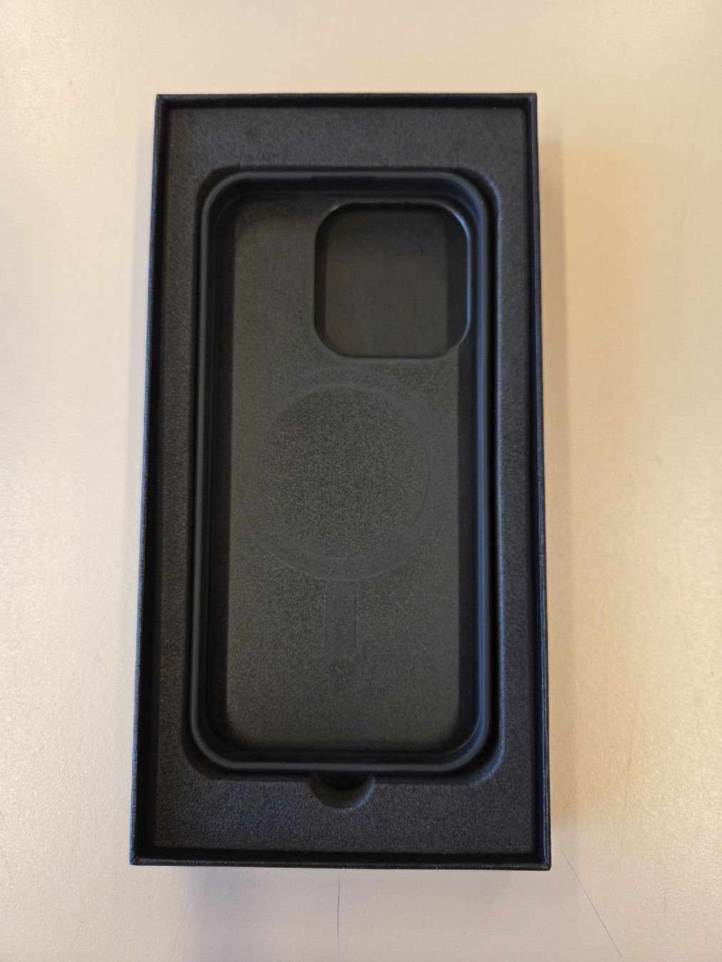 Covers & Schutzfolien: Iphone 15Pro Handyhülle Carbon – Neu und originalverpackt aus Rapperswil SG von Bierla 2