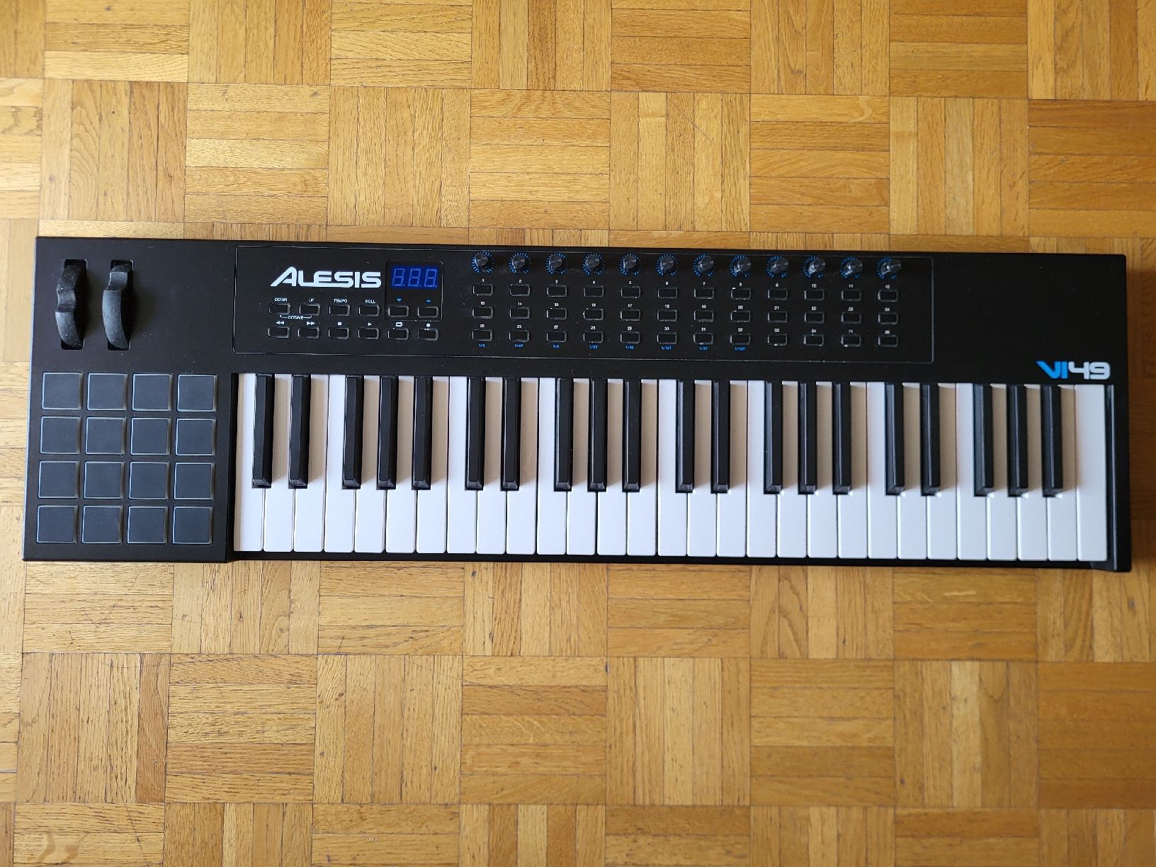 Alesis Strumenti musicali: Alesis V49 MIDI Keyboard – Usato da Bülach venduto da svjato