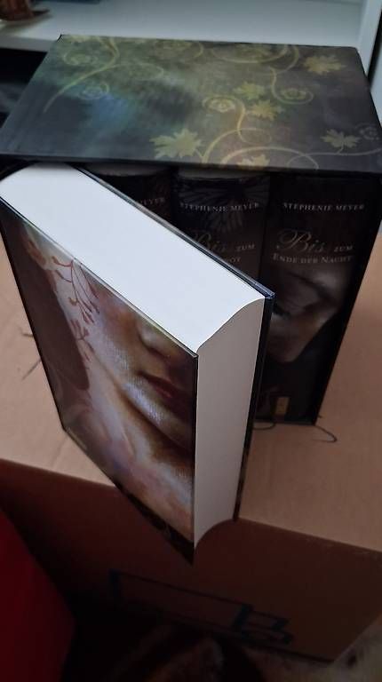 Livres: STEPHENIE MEYER - Buchreihe "Biss" (Twilight) – D'occasion à Lyss par Be_Rady 1