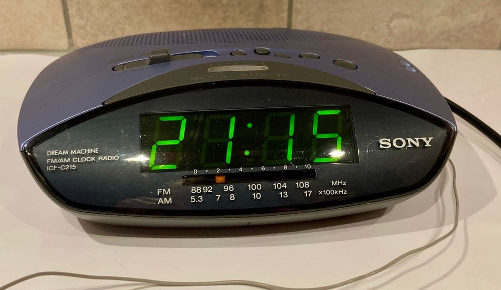 Sony Radiowecker Dream Machine ICF-C215 FM AM Clock Radio