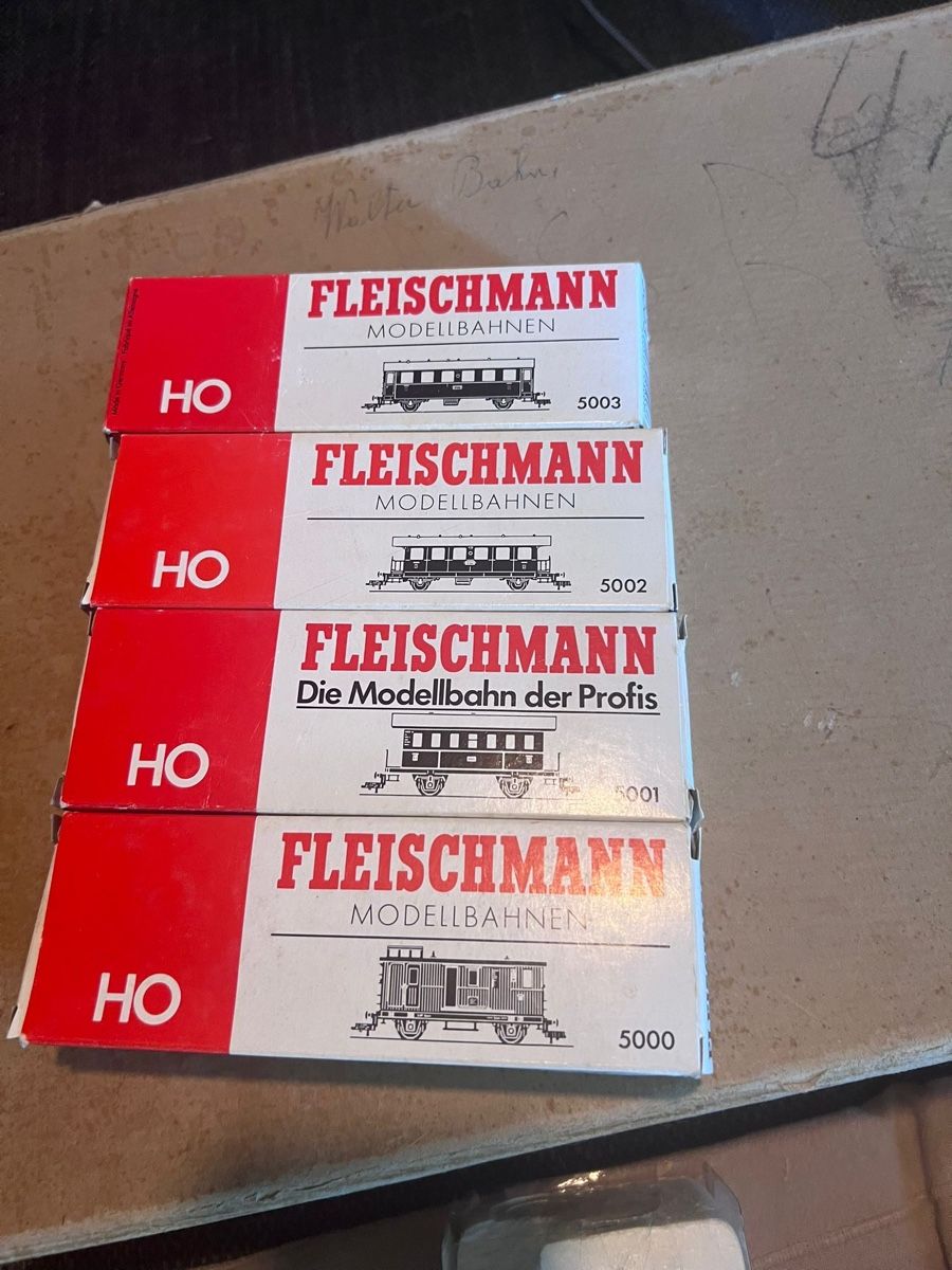 Modelleisenbahnen: Train set miscellaneous – Gebraucht aus Zürich von ban_wfc2 1