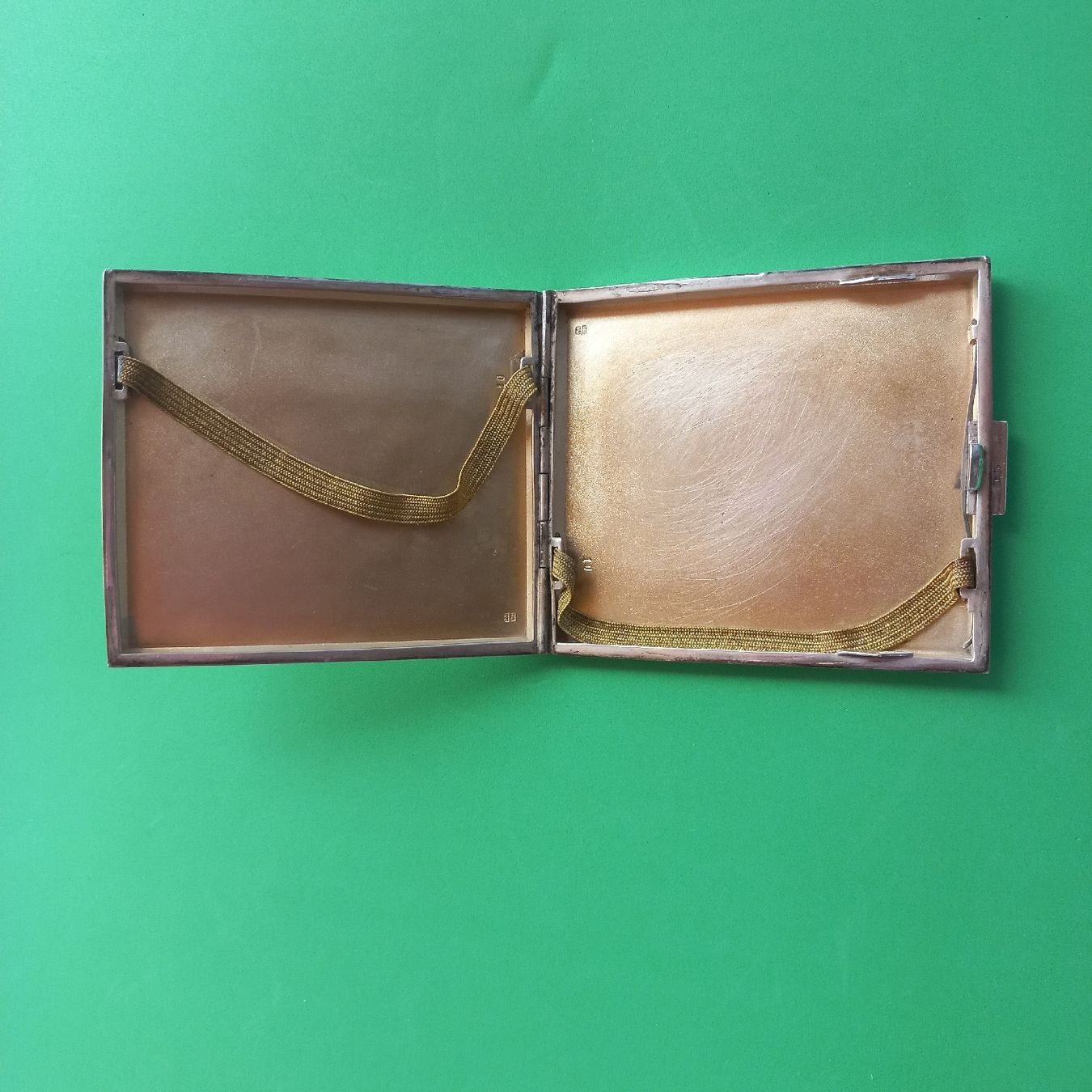 Altri Prodotti per fumatori: Ancienne Boîte à Cigarettes en argent. – Usato da Dompierre FR venduto da fat_xth5 2