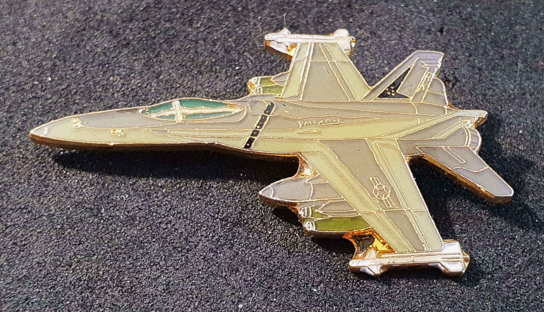 Plaketten & Abzeichen: CC082 - Pin US Air Force  F/A-18 Hornet – Gebraucht aus Reinach BL von Boston-Verkauf